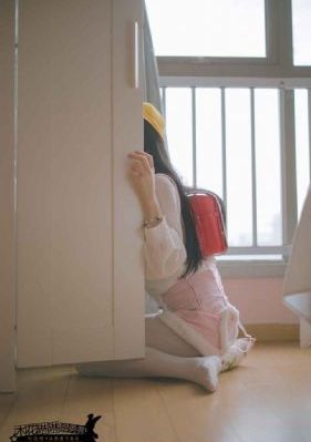 扒开我的腿用黄瓜折磨我渺渺_吉吉电影在线观看