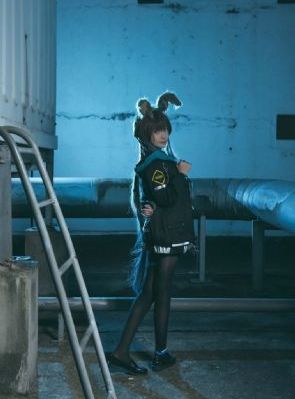 在线播放啄木乌丝袜秘书_720迅雷电影在线